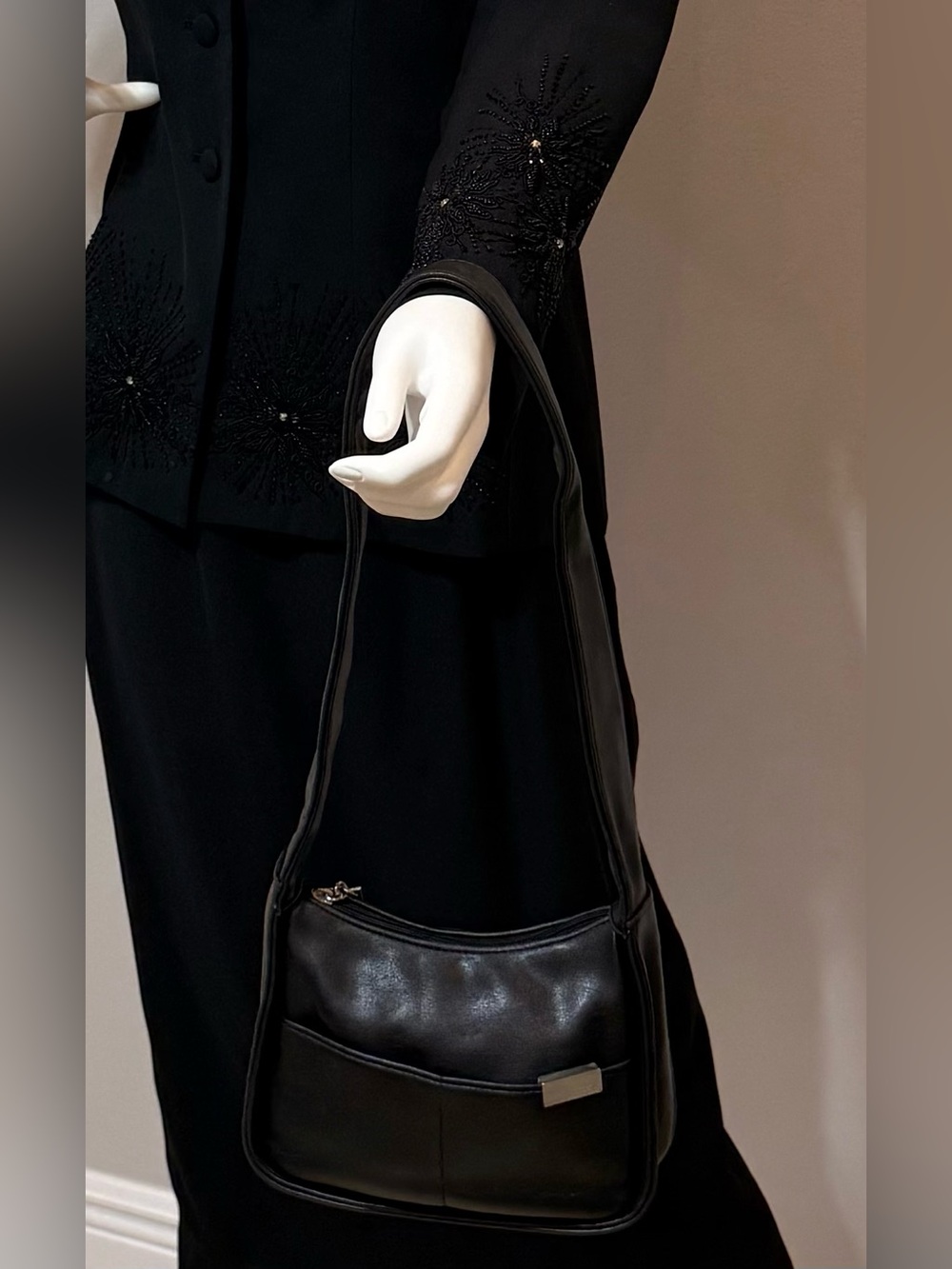 Fratelli Rossetti Black Messenger Bag with Minimalist Design Vinyl Pursue - Picture 5 of 11